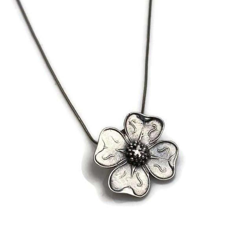Neck, Dogwood Silver